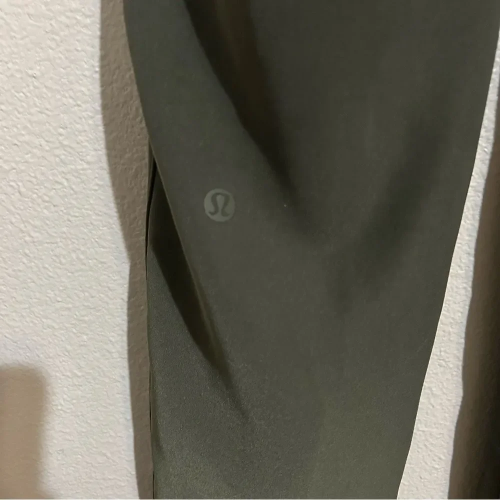 Lululemon On The Fly Dark Olive Green Athleisure Pull On Pants Women’s Size 4